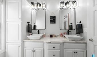 1005 Walnut St, Beresford, SD 57004