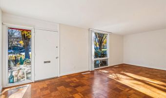 5005 BATTERY Ln #1, Bethesda, MD 20814