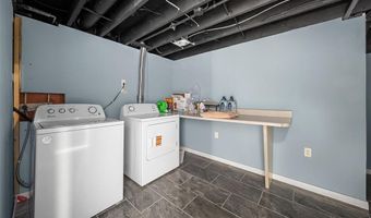 236 Hillcrest Blvd, Ballwin, MO 63021