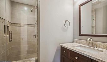 7012 IRWELL Ln 14F, Alexandria, VA 22315