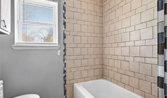 904 22nd St, Barling, AR 72923