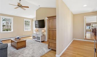 14 High St, Barrington, RI 02806