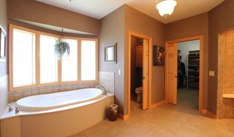 2504 Country Oaks Dr, Atlantic, IA 50022