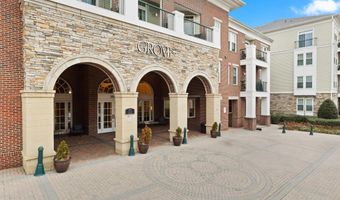 2465 ARMY NAVY Dr 1-203, Arlington, VA 22206