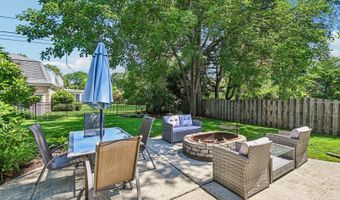 815 S Salem Ave, Arlington Heights, IL 60005