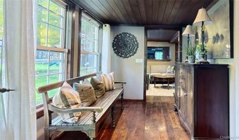 10 Stagecoach Ln, Amenia, NY 12501