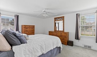 16 Kingsford Ave, East Providence, RI 02915