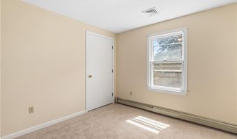 94 Ridgewood Rd, Middletown, RI 02842