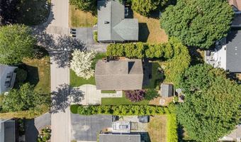 42 Camden Rd, Narragansett, RI 02882
