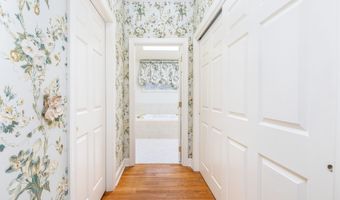 16 Thistle Holw 16, Avon, CT 06001