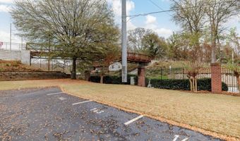 225 Oak St 143, Athens, GA 30605