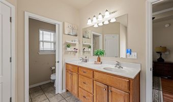 422 Hidden Oaks Rd, Alma, AR 72921