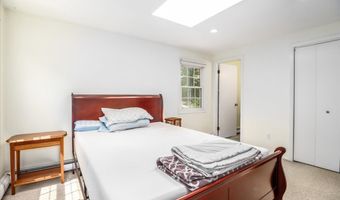 21 Chimney Dr, Bethel, CT 06801