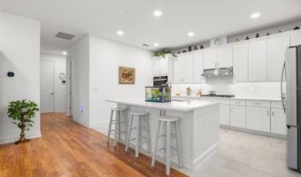 5828 WINDBREAK Ct, Apollo Beach, FL 33572
