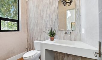 17917 Valley Vista Blvd, Encino, CA 91316