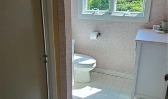 15 Hammersmith Rd 33, Newport, RI 02840