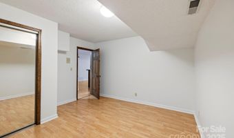 204 Woodfield Dr, Asheville, NC 28803