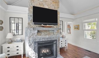 15 Harwood Rd, East Greenwich, RI 02818