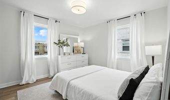 828 S HIGHLAND St, Arlington, VA 22204