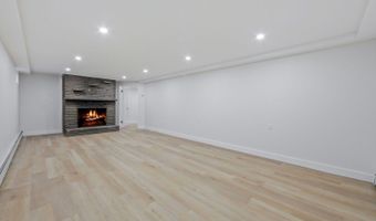 21 E Central Ave, Bergenfield, NJ 07621