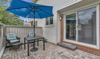 2840 Bombridge Ct, Ann Arbor, MI 48104