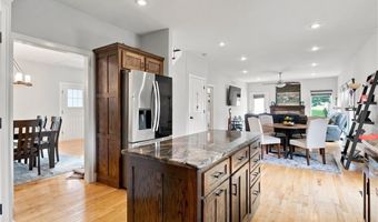 1820 N 160th St, Basehor, KS 66007