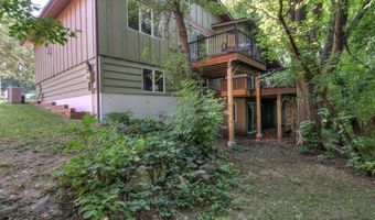 608 Manor Ct, Altoona, WI 54720