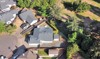 5689 D St, Springfield, OR 97478
