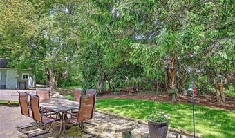 46 Channing Rd, Narragansett, RI 02882