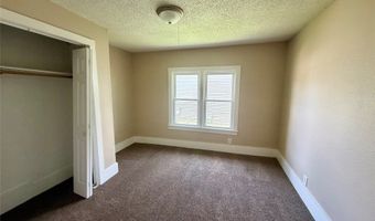 906 Rittenhouse St, Des Moines, IA 50315