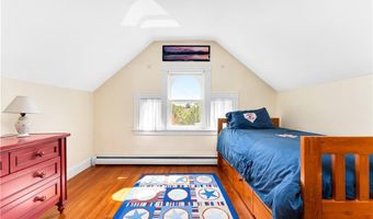 82 Sefton Dr, Cranston, RI 02905