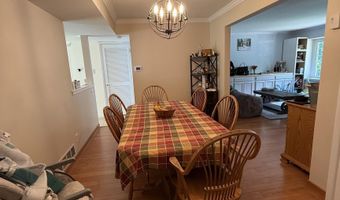 7 Woodstream Dr, Atco, NJ 08004
