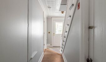 11 Kossuth St, Bangor, ME 04401
