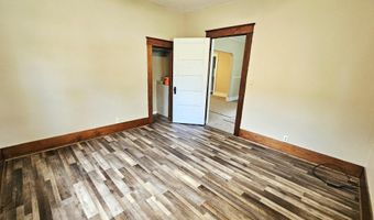 425 E 21st St, Baxter Springs, KS 66713