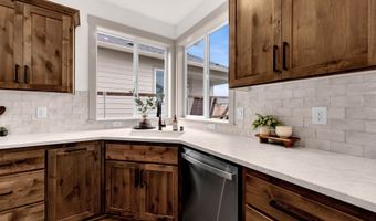 818 SE 35TH St, Battle Ground, WA 98604