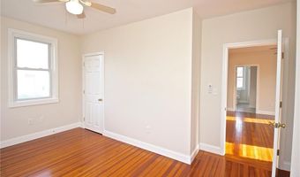 668 Thames St 2, Newport, RI 02840