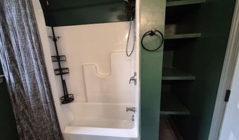 172 5th St, Bangor, ME 04401