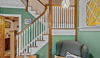 161 Ocean Ave, Cranston, RI 02905