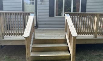 35 Maple St, Baileyville, ME 04694