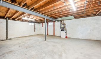 63 I U Willets Rd, Albertson, NY 11507