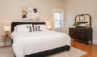 45 Ayrault St 5, Newport, RI 02840