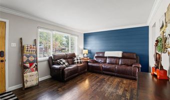 9862 Glenmont Dr, Affton, MO 63123