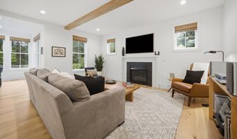 43 Oak Ridge Dr, Avon, CT 06001