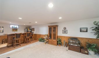 813 SE 4th St, Ankeny, IA 50021