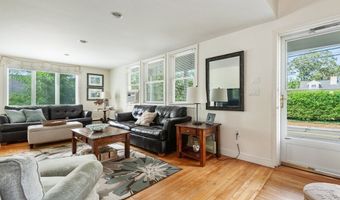 169 Gosnold St, Barnstable, MA 02601