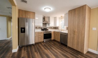 74 Blairwood Ln, Albrightsville, PA 18210