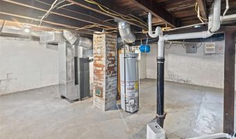 725 Park Dr, Alton, IL 62002