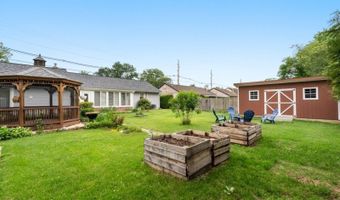 96 Comly Rd, Bayonne, NJ 07035