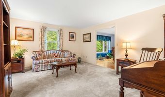 9 Candlewood Dr, Amherst, NH 03031