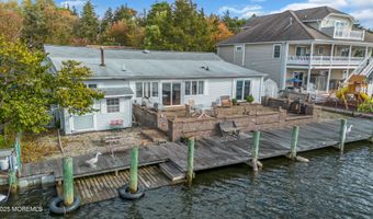 64 Harbor Inn Rd, Bayville, NJ 08721